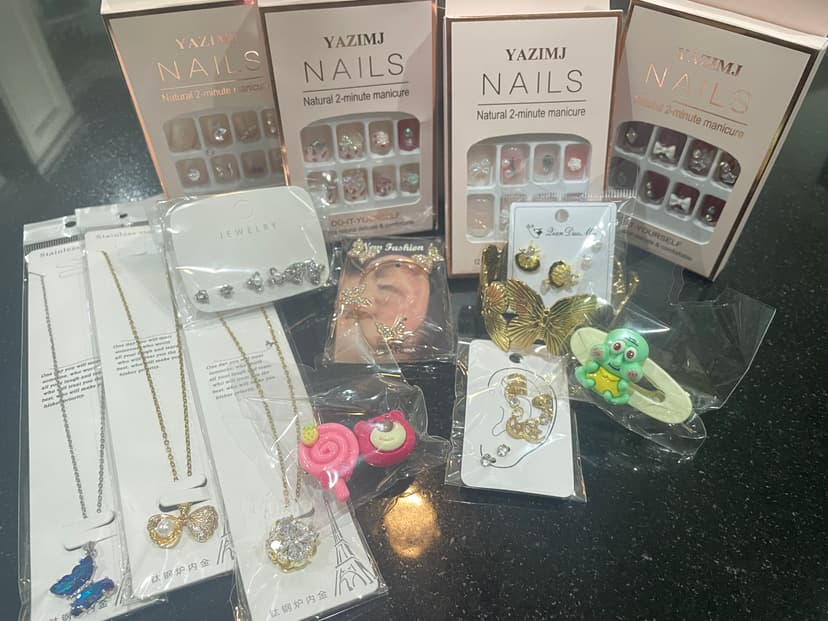 Stall media for Little Gems