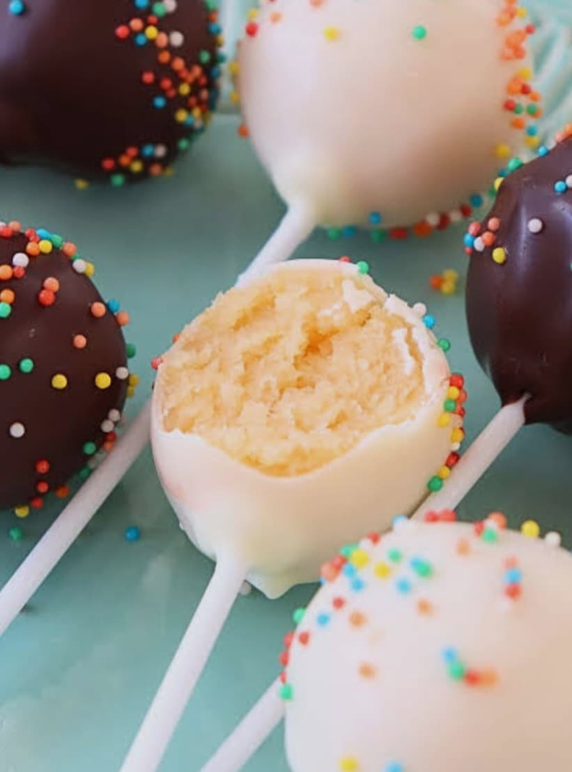 Stall media for Santa's Helpers